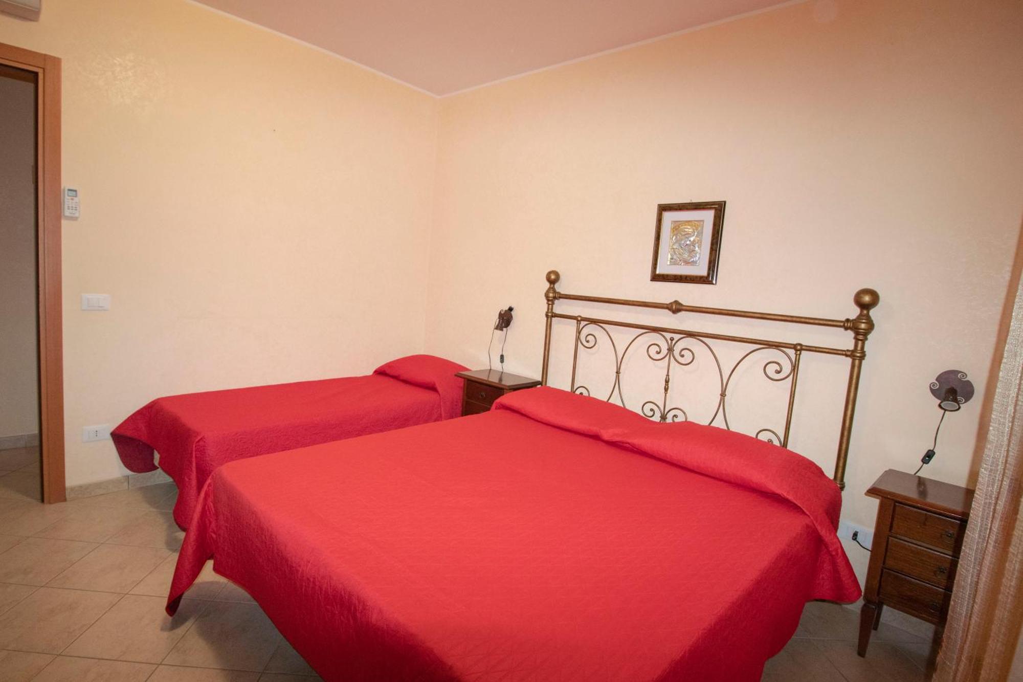 Case Vacanza Cristina Site In Antico Baglio E In Via Abruzzi N 161 Сан-Вито-Ло-Капо Экстерьер фото